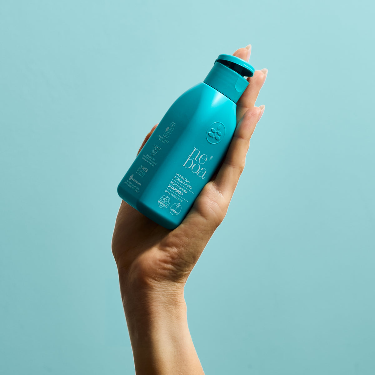 HYDRATION & SMOOTHNESS Moisturizing shampoo